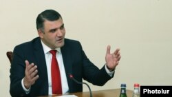 Бывший генеральный прокурор Армении Геворк Костанян (архив)