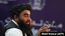 ذبیحالله مجاهد سخنگوی حکومت طالبان