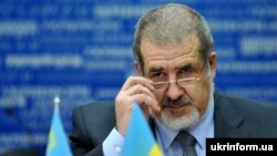 У прокуратурі АРК зазначили, що санкція статті, за якою кваліфіковано дії підконтрольного Кремлю суду, передбачає позбавлення волі на строк від восьми до дванадцяти років