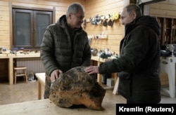 Шойгу та Путін в сибірській тайзі під час відпусток. Березень 2021 року