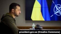Раніше видання Bloomberg повідомило, що президент України Володимир Зеленський прибуде на саміт НАТО у Вільнюсі в середу. 